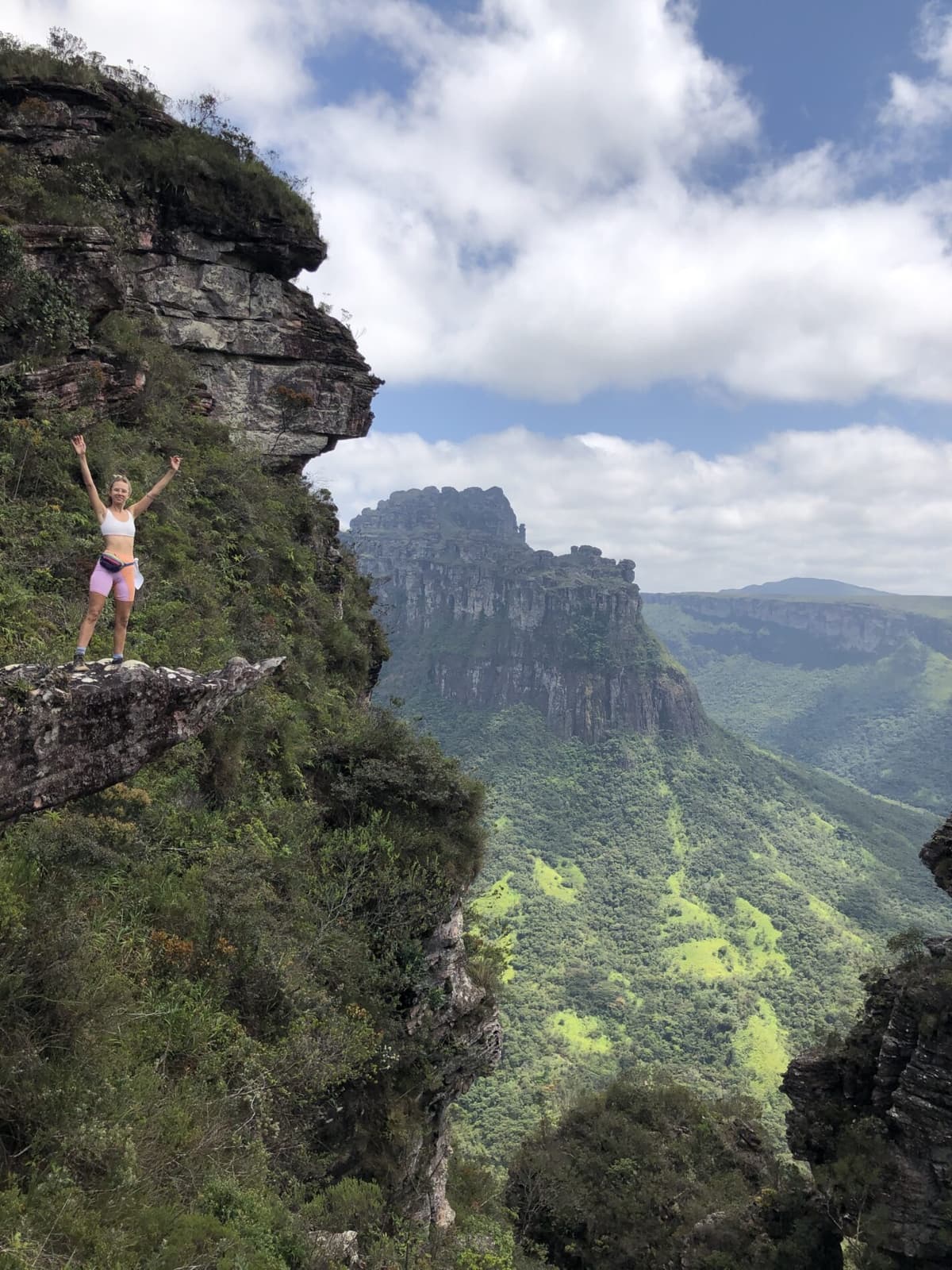 Solo traveller Fernanda taking in panoramic vistas of Chapada Diamantina