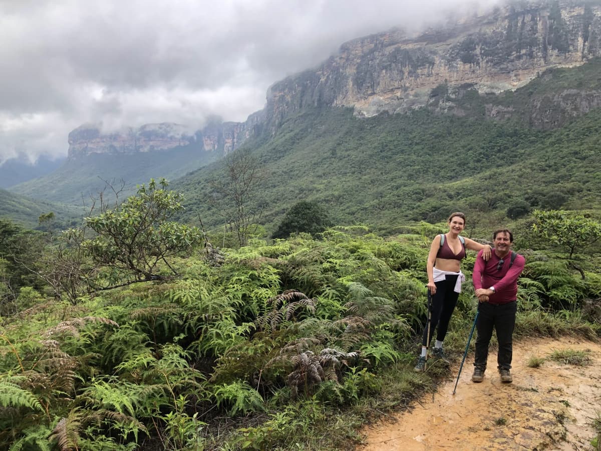 Friends celebrating together after returning from their Vale do Pati hike