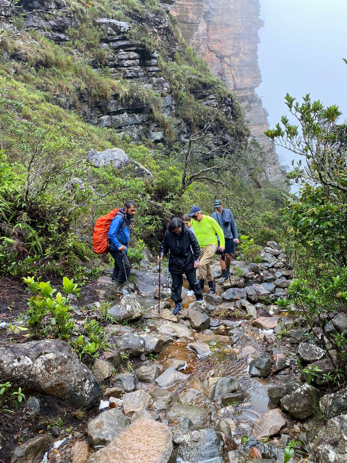 The group of friends posing together at the start of their Vale do Pati hike