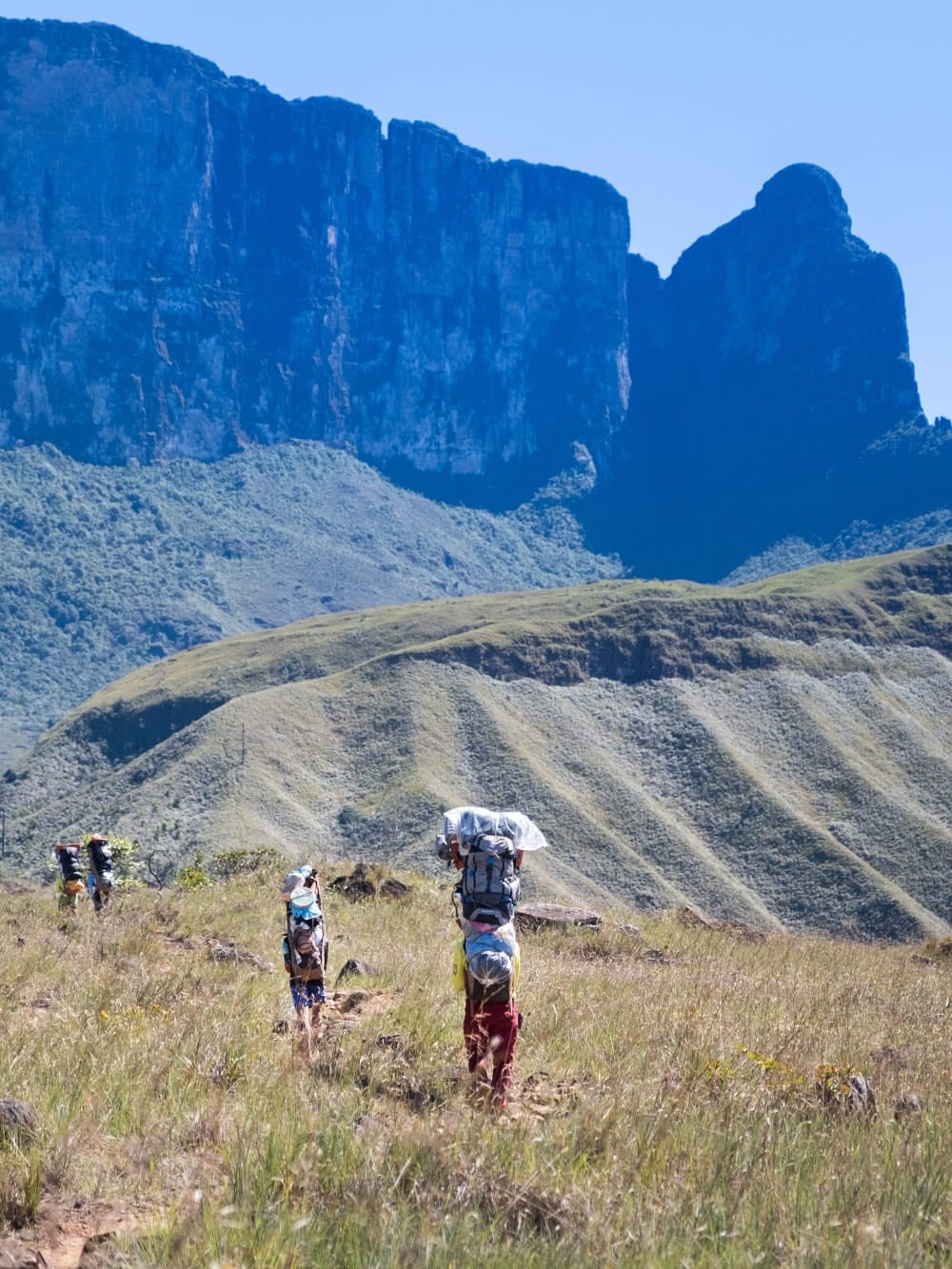 Photo: Lucas Gobatti Porter Service Mount Roraima