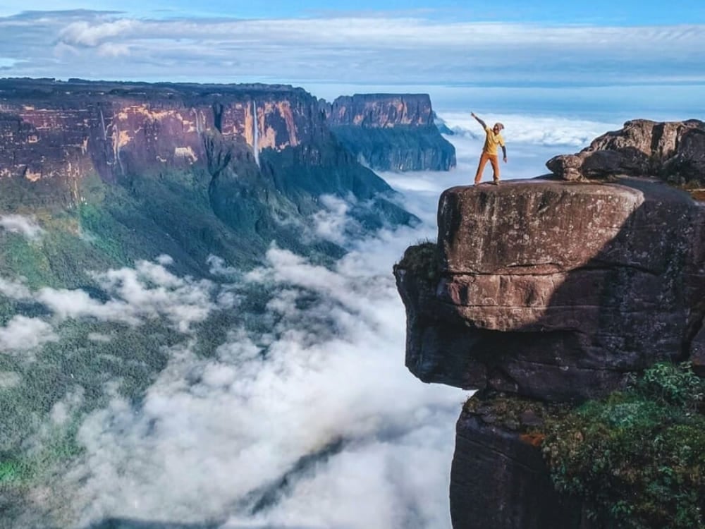 What's on top of Mount Roraima What's on top of Mount Roraima