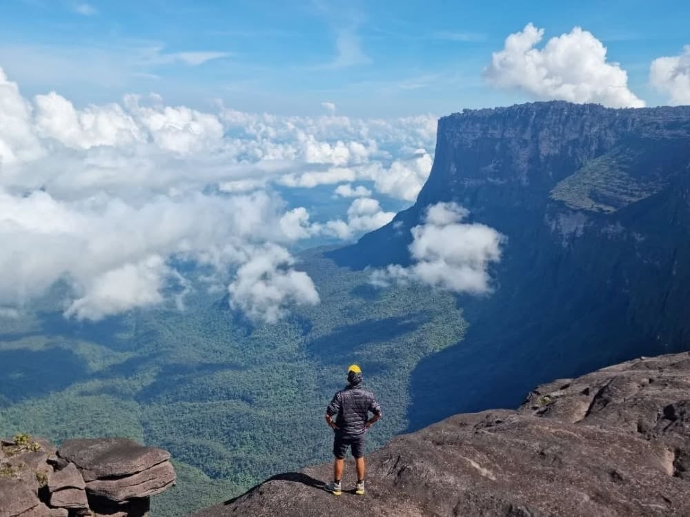What's on top of Mount Roraima What's on top of Mount Roraima