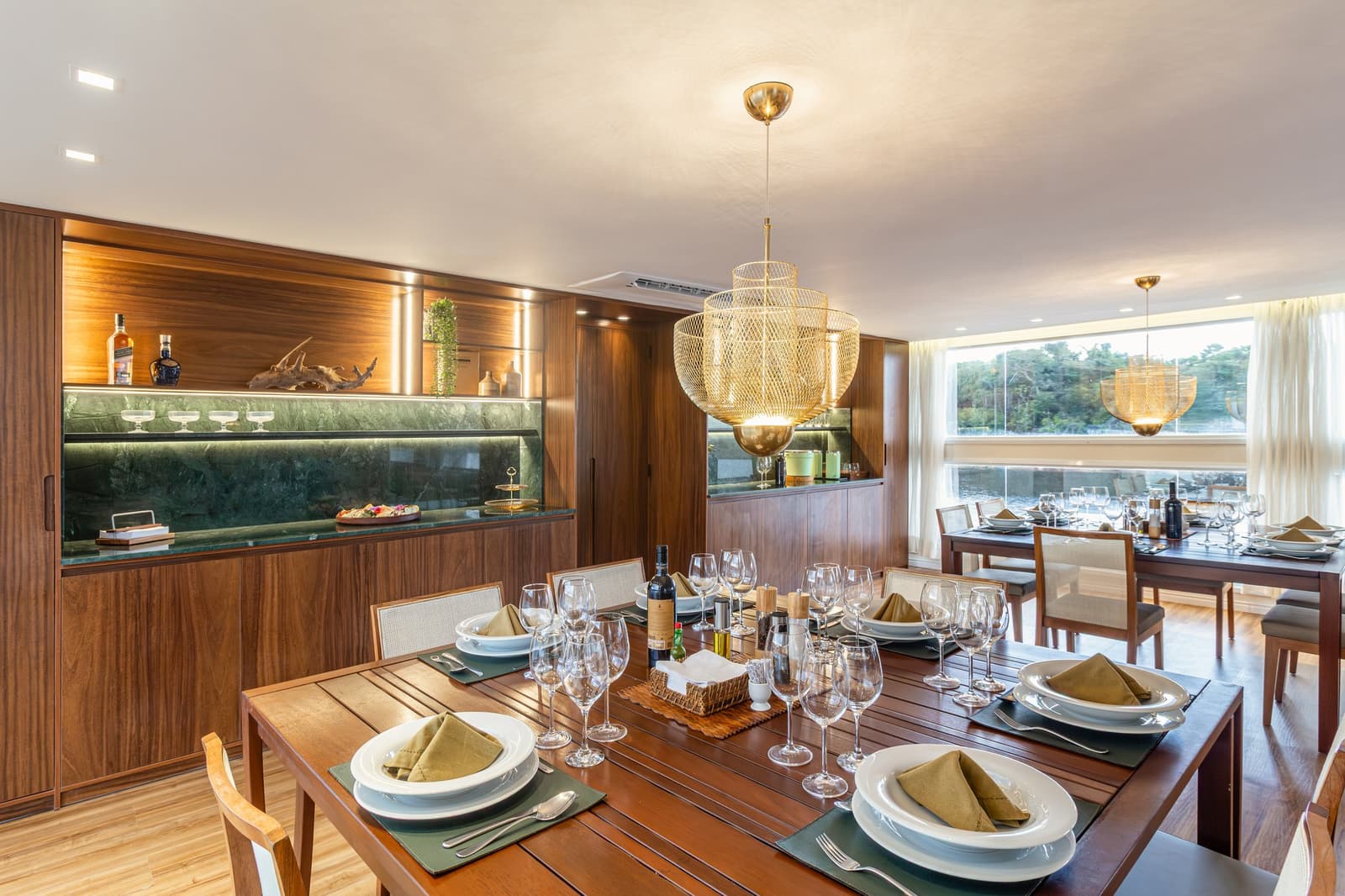 Good food, good wine, and the Amazon sliding past the window. Not bad for a Tuesday. Photo: STUDIO CREATE Photo 9