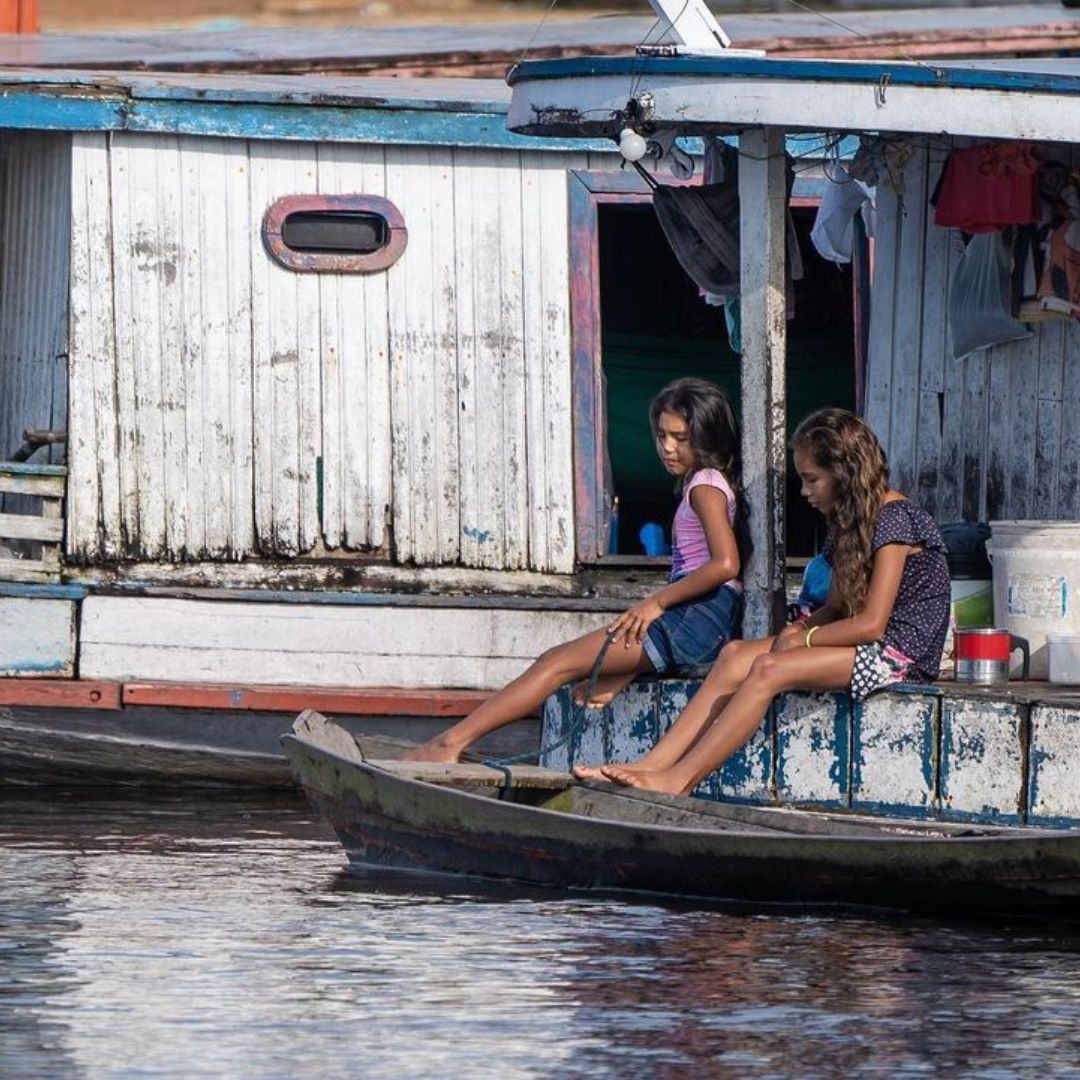 Bateau de pêche - Survie dans la jungle amazonienne