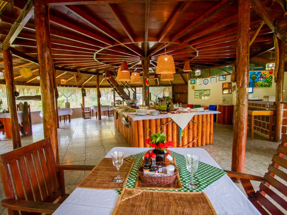 Restaurant du lodge - forêt amazonienne