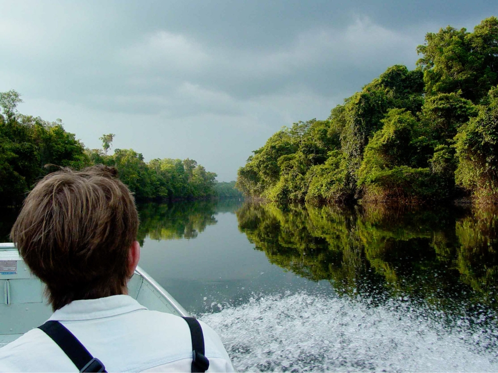 Boat trip to Cristlino Lodge