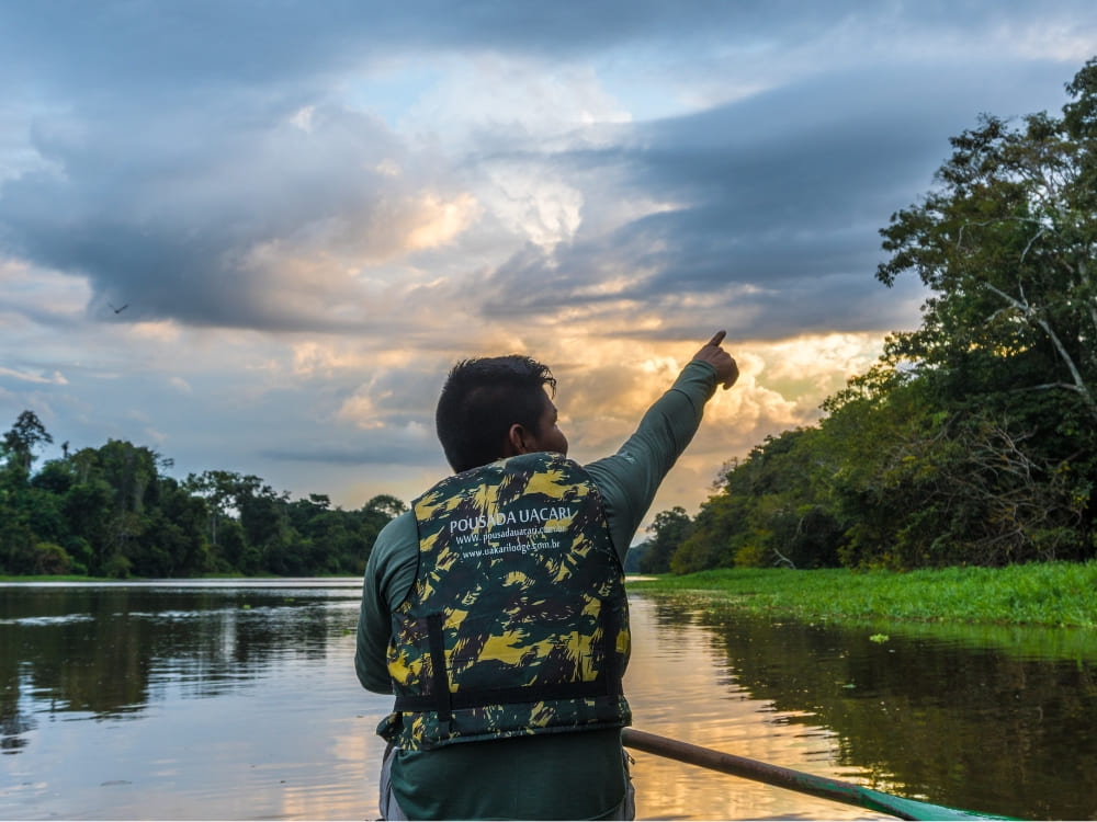 Uakari Lodge- Riverside Community