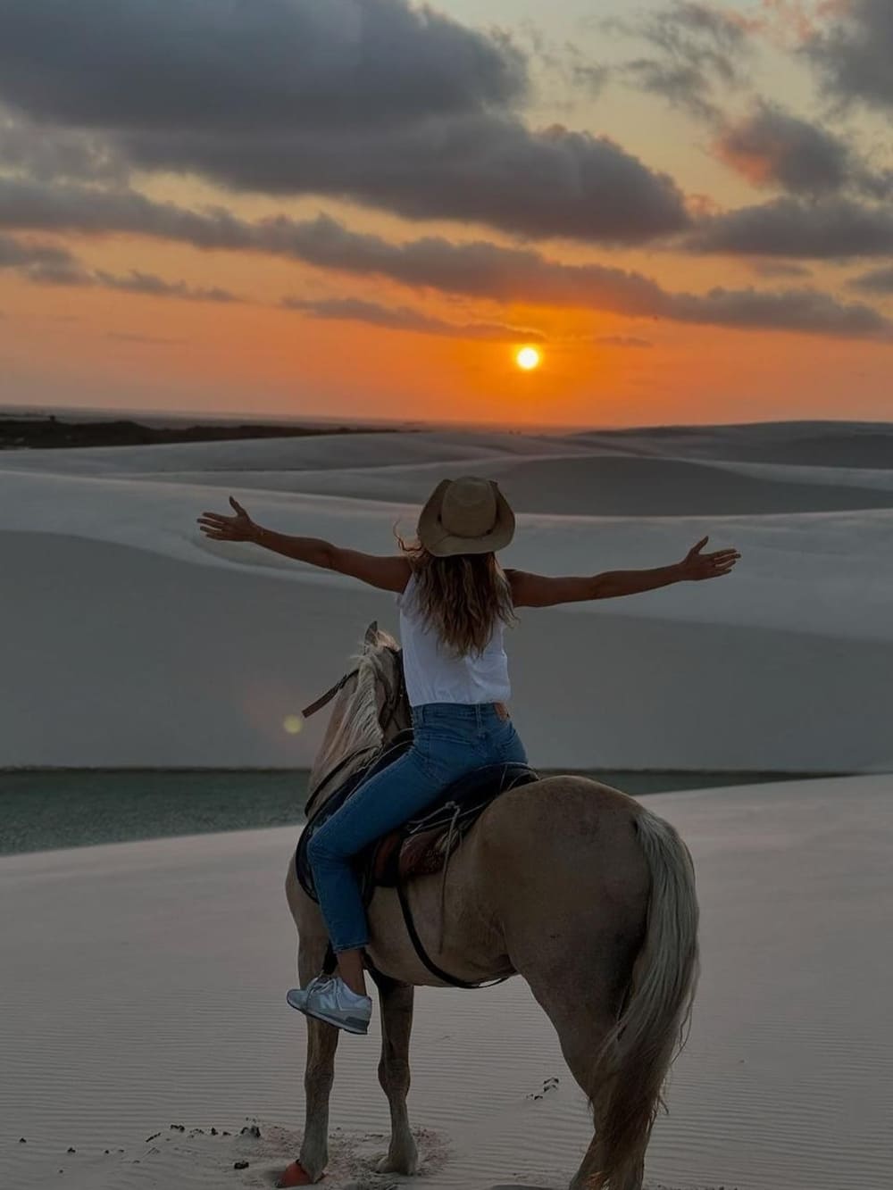 sunrise horsebackriding