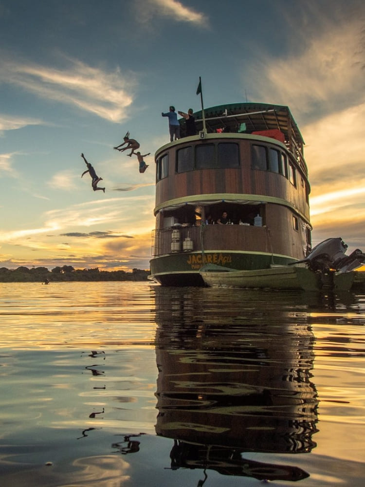 Jacaré-Açu boat