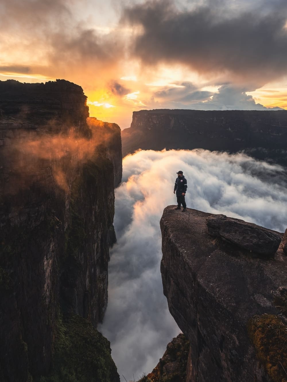 Zonsondergang op de berg Roraima